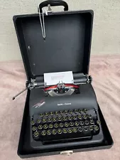 Vintage 1947 Smith-Corona Clipper Typewriter w/Case & Key