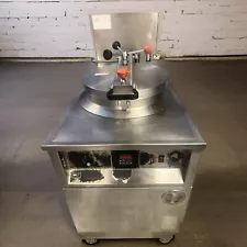 BKI-FKM Commercial Pressure Fryer - Complete and Working!