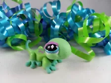 Littlest Pet Shop Exclusive Green Gecko Lizard Pink Stars #530