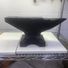 Vintage No 6 I.I. & B Co. Vulcan Blacksmith Anvil (65 lbs)