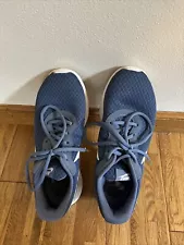 Women’s Nike Shoes Size 8.