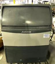 SCOTSMAN UF424A-1A UNDERCOUNTER FLAKE ICE MACHINE 24"W 440LB/DAY 115V