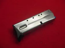 Smith & Wesson- 4013- TSW Shorty Forty -40 S&W -9 rd. Magazine- Nice !!