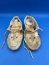 Vintage Native North American Indian Handmade Turquoise Beaded Leather Moccasins