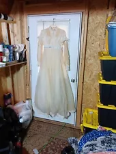 Beautiful Vintage Halloween Wedding Dress For Material