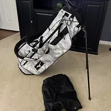 Mizuno BR-D3 Stand ( Arctic CAMO ) Golf Bag - Mizuno BR-D3 Golf Bag.