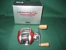 DAIWA LIBERTO PIXY AIRY RED RIGHT HAND BAITCASTING REEL EXCELLENT