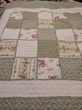 Cottage Cottage Homemade Rag Quilt