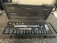 Used SOCKET 38Pc Metric & Standard SET W/Ratchet Good Condition (QUI002041)