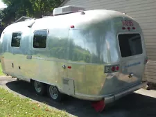 1972 Airstream Land Yacht Safari Travel Trailer 23'