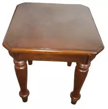 Beautiful Solid Wood Vintage End Table – GORGEOUS VENEER PATTERN – VGC - STYLISH