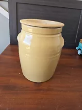 New ListingVintage 1 Gallon Cream Colored Crock (Tl17)