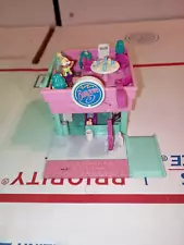 Vintage Bluebird Polly Pocket Drive-Thru w/1 Doll.