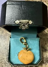 JUICY COUTURE PEACH CHARM RARE, RETIRED & HTF!! YJRU0452 EUC