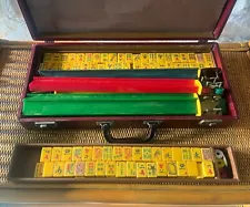 Bakelite Mahjong Set 152 Tiles 5 Racks Carrying Case