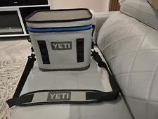 YETI Hopper Flip 12 Cooler - Gray/teal Blue.The Head Of The Zipper Is Missing