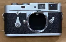 LEICA M2 RANGEFINDER 35mm FILM CAMERA- USED.