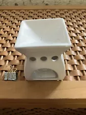 Square white ceramic oil warmer