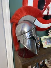 spartan helmet w/ red plume and pedestal