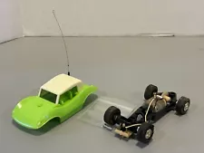 Vintage ELDON Slot Car * DUNE BUGGY * Lime Green & White Plastic Body * Complete