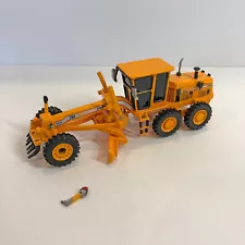 SpecCast Collectibles LeeBoy 785 Motor Grader Model - DAMAGED - Scale 1:64 USED