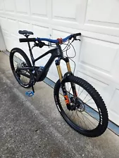 Cannondale Jekyll 2 Medium Carbon Mountain Bike