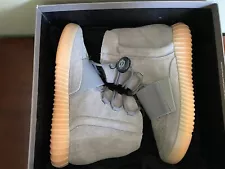 Yeezy Boost 750 Grey Gum Size 10M Glow in the Dark Soles