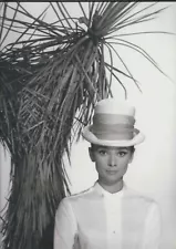 AUDREY HEPBURN STYLISH IN HAT DBL WEIGHT VINTAGE 14X11 RARE N1