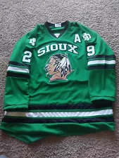 University of North Dakota Fighting Sioux Chris Vandvelde XL K1 Green Jersey