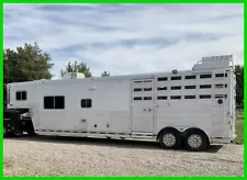 New Listing2016 Platinum 8245 28' Outlaw Conversion Livestock Trailer w/Living Area