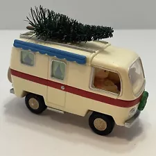 RV Motorhome Camper Van Santa and Mrs Claus Hallmark Keepsake Ornament 1995