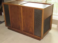 Vintage Magnavox Astro Sonic Stereo Console Turntable 1P3611 Walnut Turntable