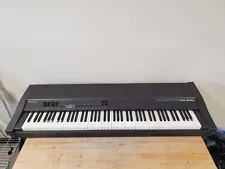 Roland RD 300S Keyboard 88 Keys - Works, Read