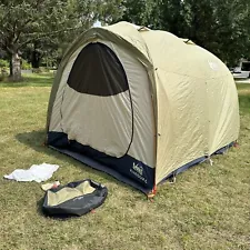 REI Kingdom 6 Person Tent, 3 Season, Rain Fly, Poles, Ground Tarp Camping *Read*