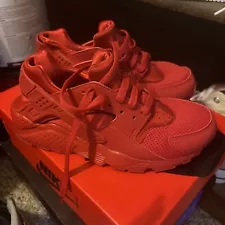 Size 5.5 - Nike Air Huarache Triple Red