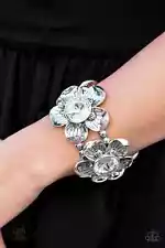 Paparazzi ZI Collection 2013 - White Flower Bracelet