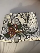 Women's Guess Logo Purse Handbag Pre Owned. Floral..