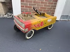 1960’S MURRAY FIRE DRAG-ON PEDAL CAR. Straight Body See Details