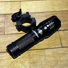 Shadowhawk Tactical Striking X800 Flashlight W/ Weapon Mount - Takes Bat 26650