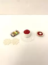 Miniature Dollhouse Cakes and Doilies Lot