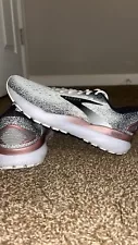 Women's Brooks Ghost 16 size 8 B- only wore 3 days!!!