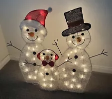 Indoor/outdoor 2-D Snowman Family Christmas Winter Yard Decor 60 Bulbs