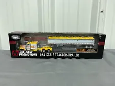 Peterbilt 379 Flattop w Wilson Hopper YELLOW FLAMES 1:64 DCP 31162 sharp!