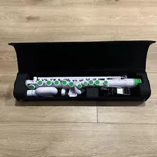 Nuvo JFlute 2.0 - Student Plastic Flute - White/Green - Used, Nearly New