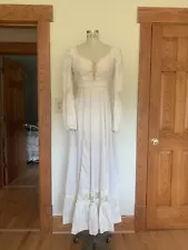 Vintage long off white bohemian/hippie wedding dress lace/cotton size small USA