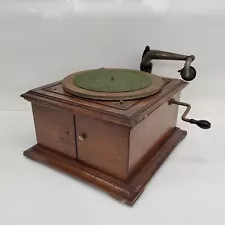 Antique Victor VV-V1 Oak Phonograph Record Player