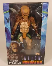 Alien vs Predator Arcade Game Hunter Predator Figure Reel Toys New Sealed NECA