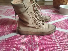 Yeezy Mens Crepe Boot Season 4 Tan size 43 US 9/9.5