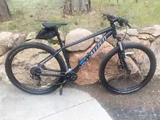 2021 Specialized Rockhopper 29 Mountain Bike. Size Large EXCELLENT CONDITION.