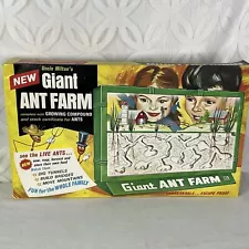 Uncle Miltons GIANT ANT FARM Science Habitat Plastic Bug Kit #33 1969